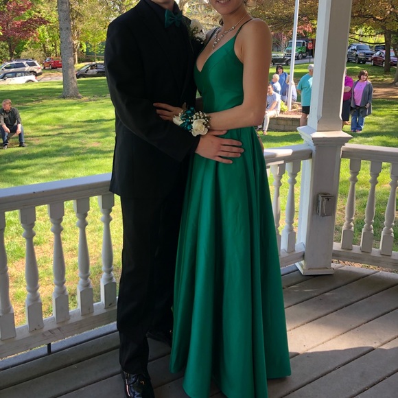 Sherri Hill prom dress - Picture 2 of 6